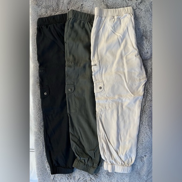 3 Pairs Banana Republic Women’s Tencel Cargo Joggers Pants Medium Petite - Picture 2 of 9